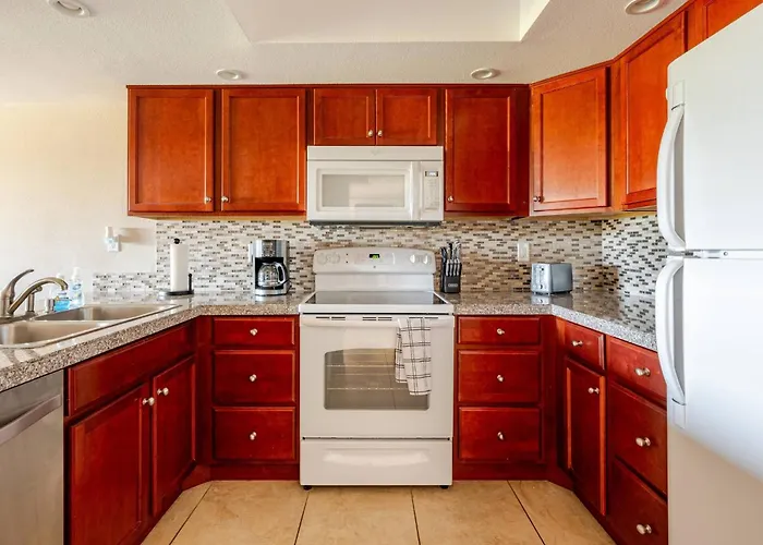 Apartment With Golf Course & Camelback Mountain Views