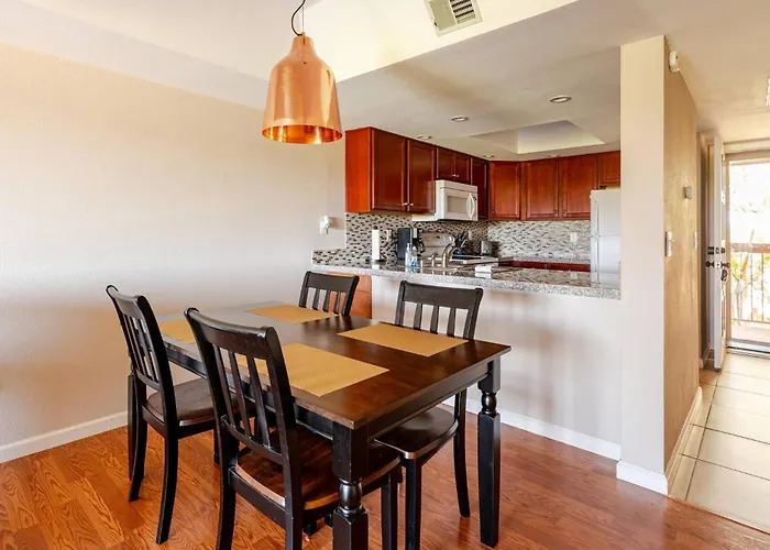 Apartment With Golf Course & Camelback Mountain Views